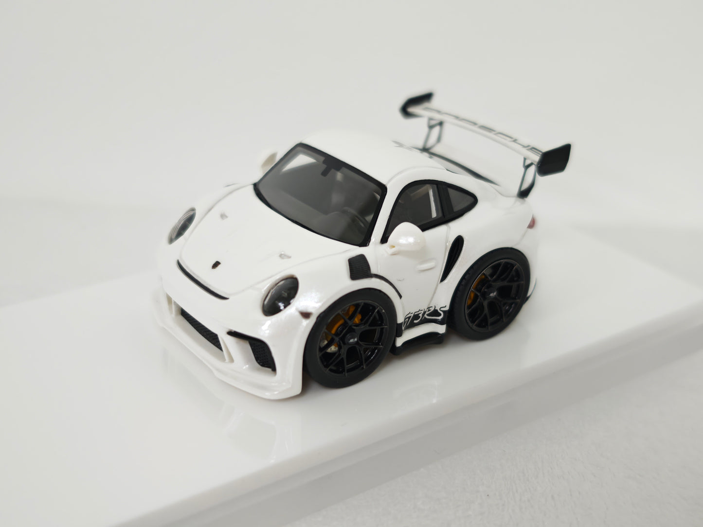 [Premium Resin Model] YM Model X MiniCrafisman 1:64 Porsche 992 GT3 RS White Cute Egg Car (Full Interiors Rolling Cage Metal Exhausts Glossy Paint) Limited to 150 Pieces