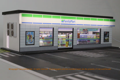 G-Fans 1/64 Family Mart Convenience Store LED Light Diorama with Car Park Parking Lot