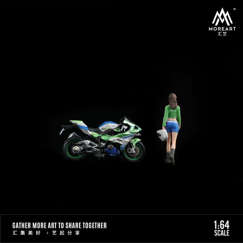 MoreArt 1:64 Kawasaki Classic Green Flower Motorcycle Doll Set (1 Motorcycle + 1 Figure)