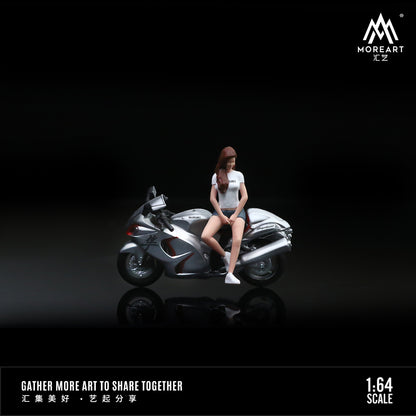 MoreArt 1:64 Suzuki Hayabusa Motorcycle Set White (1 Resin Motorcycle + 1 Model Girl Figure)