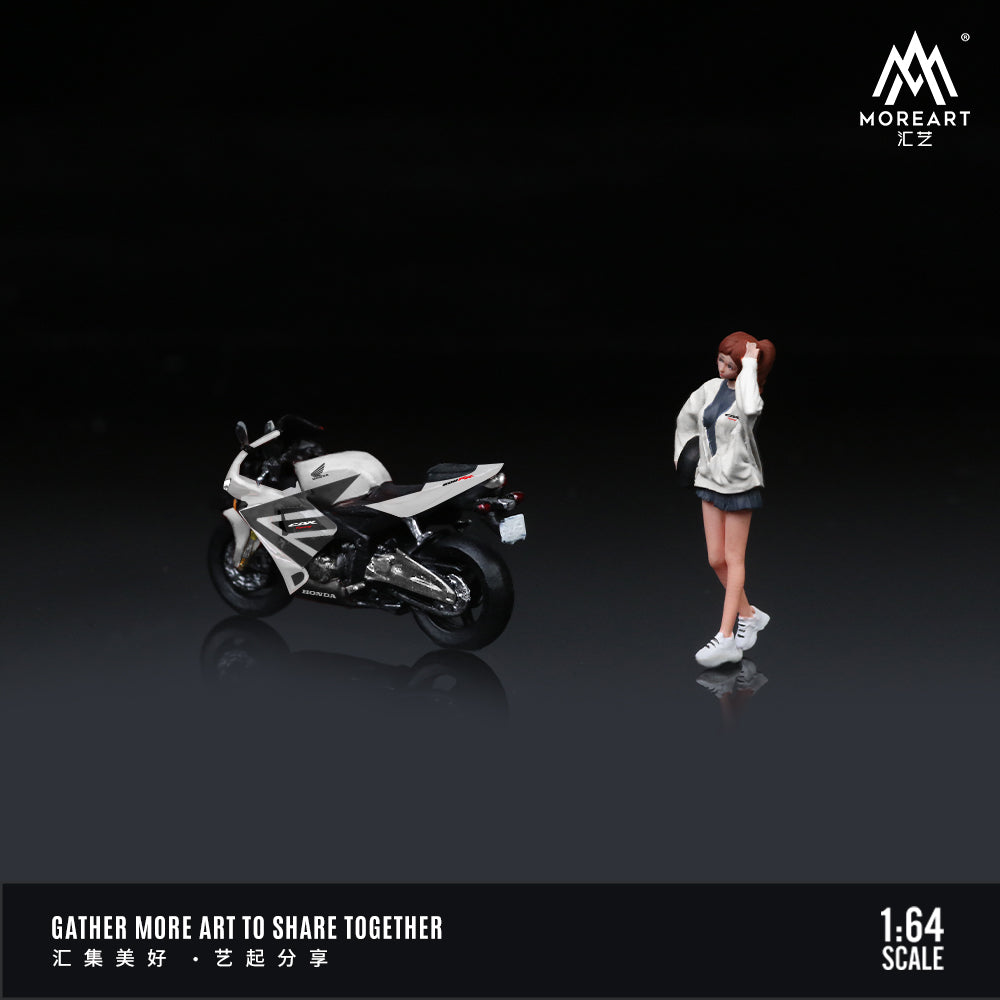 MoreArt 1:64 Honda CBR 600RR Black and White Striped Motorcycle Doll Set (1 Motorcycle + 1 Figure)