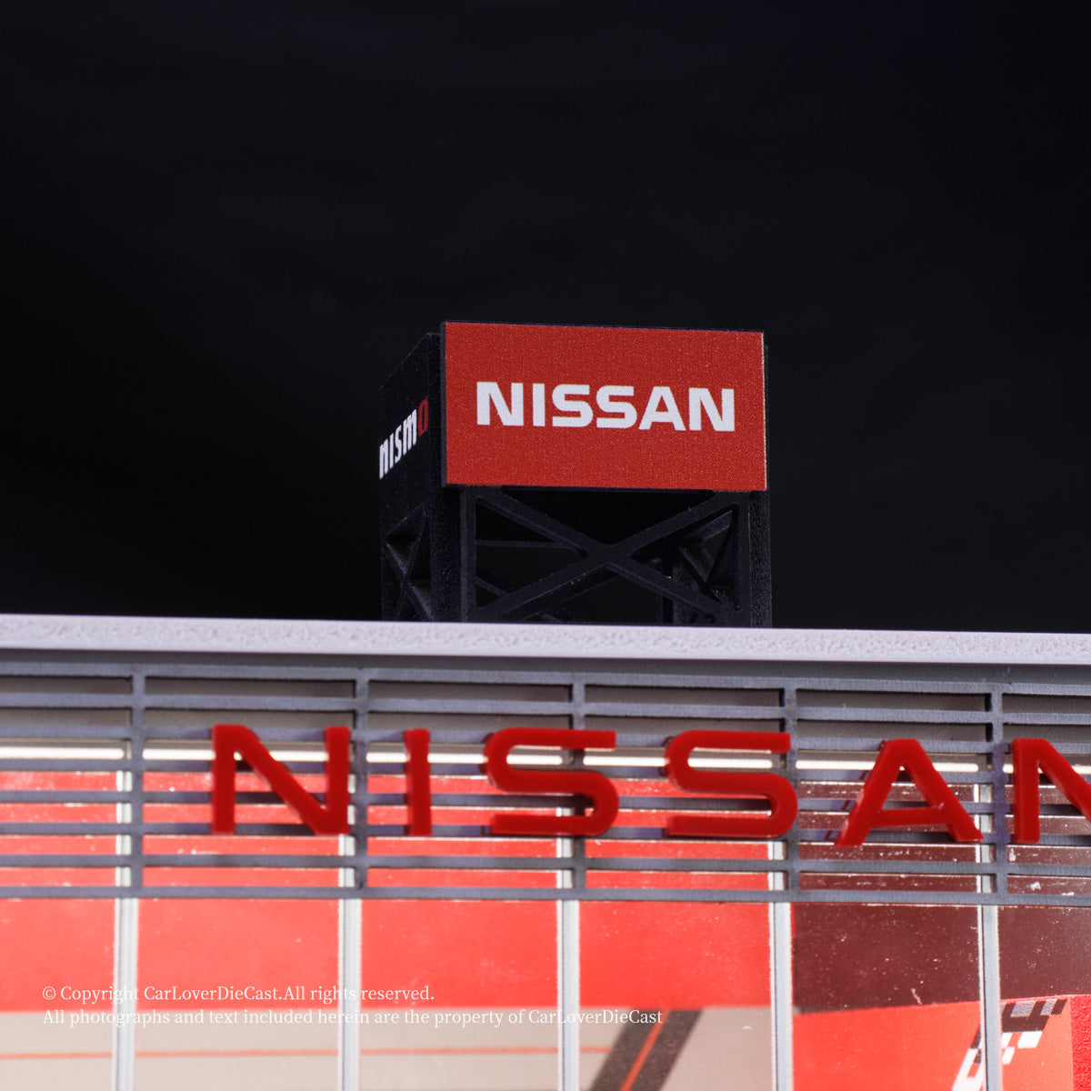 G-Fans 1:64 Nissan NISMO Architectural Scene Model LED Light Diorama with Car Parking Lot