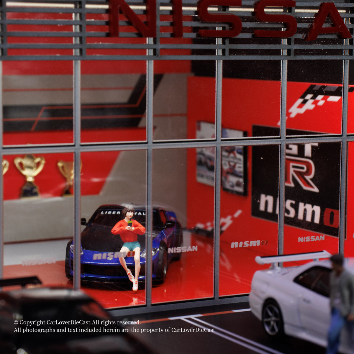 G-Fans 1:64 Nissan NISMO Architectural Scene Model LED Light Diorama with Car Parking Lot