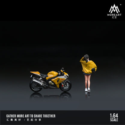 MoreArt 1:64 Suzuki GSX-R1000 Black and Yellow Motorcycle Beauty Doll Set (1 Motorcycle + 1 Figure)