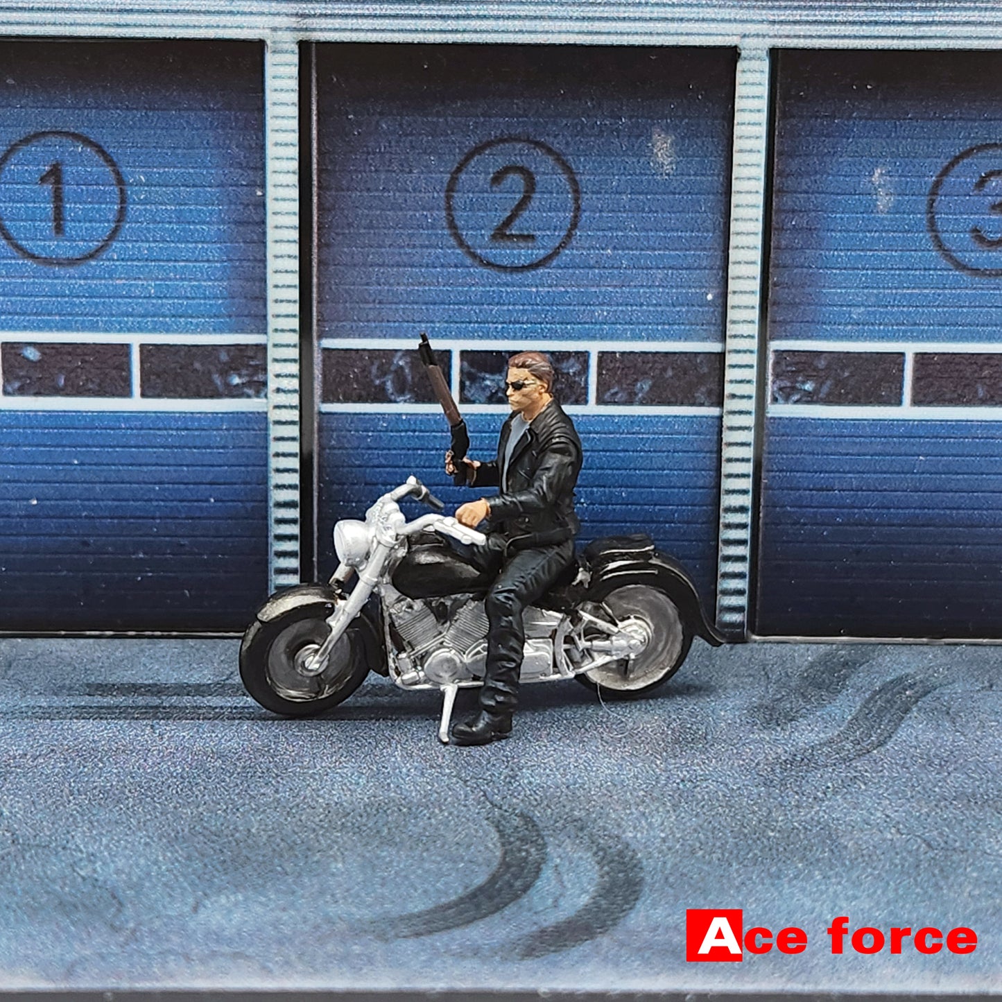 Ace Force 1:64 Harley-Davidson The Terminator Motorcycle Doll Set (1 Motorcycle + 1 Figure)