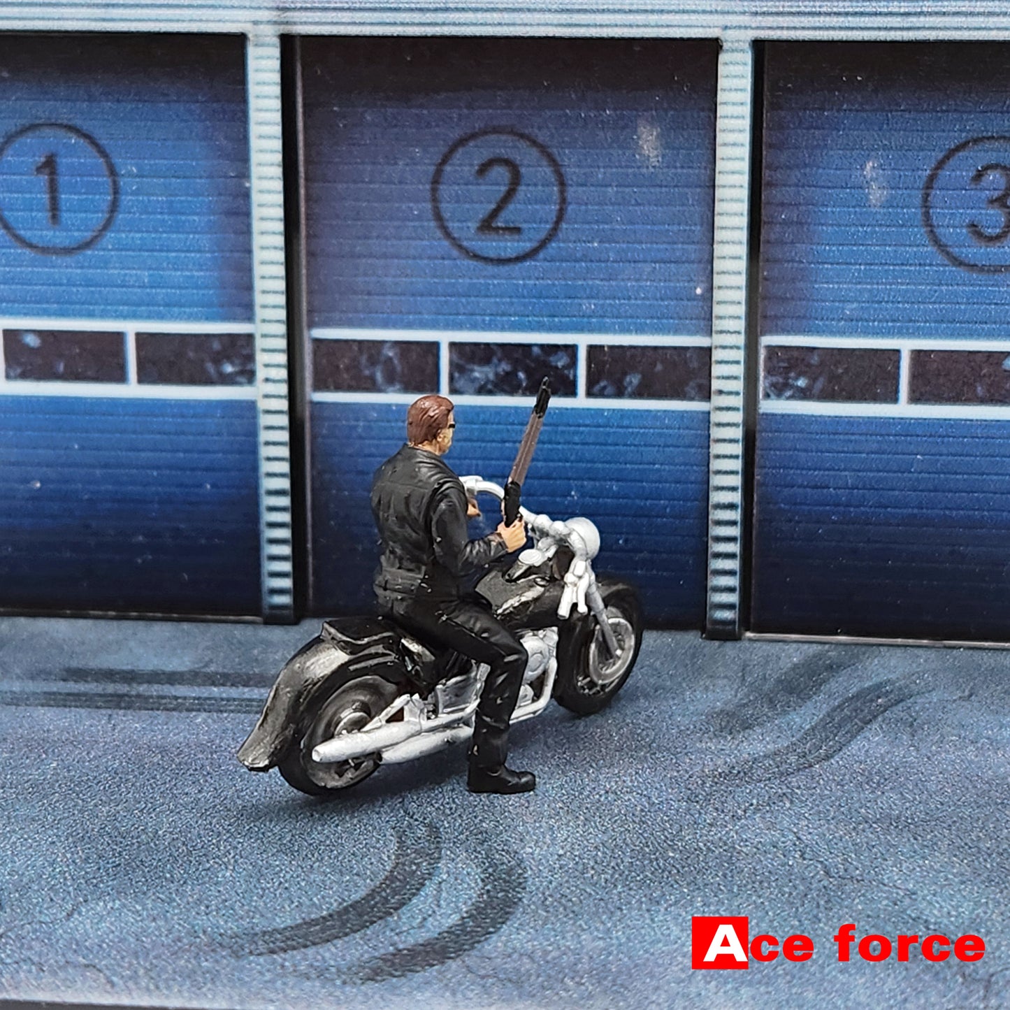 Ace Force 1:64 Harley-Davidson The Terminator Motorcycle Doll Set (1 Motorcycle + 1 Figure)
