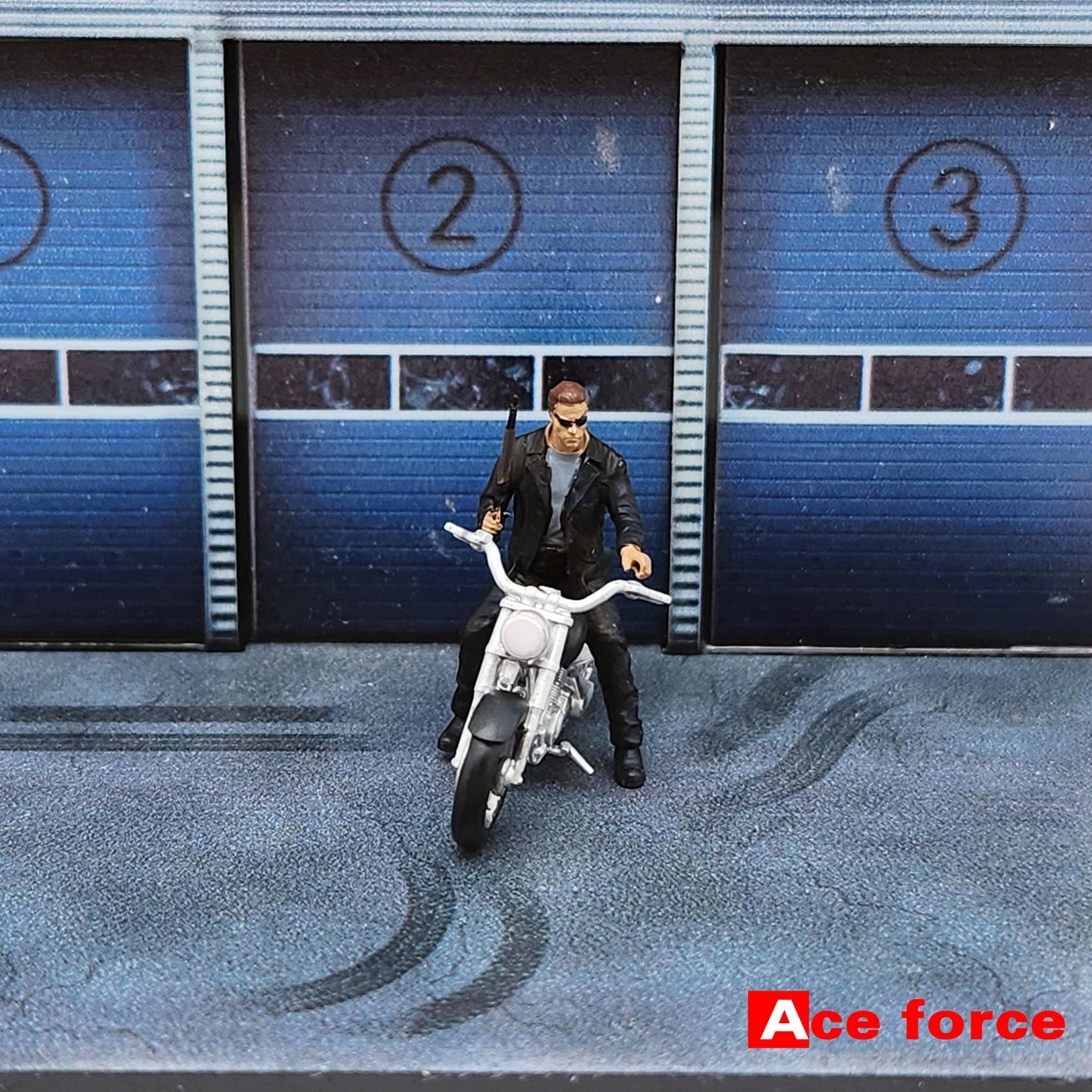 Ace Force 1:64 Harley-Davidson The Terminator Motorcycle Doll Set (1 Motorcycle + 1 Figure)