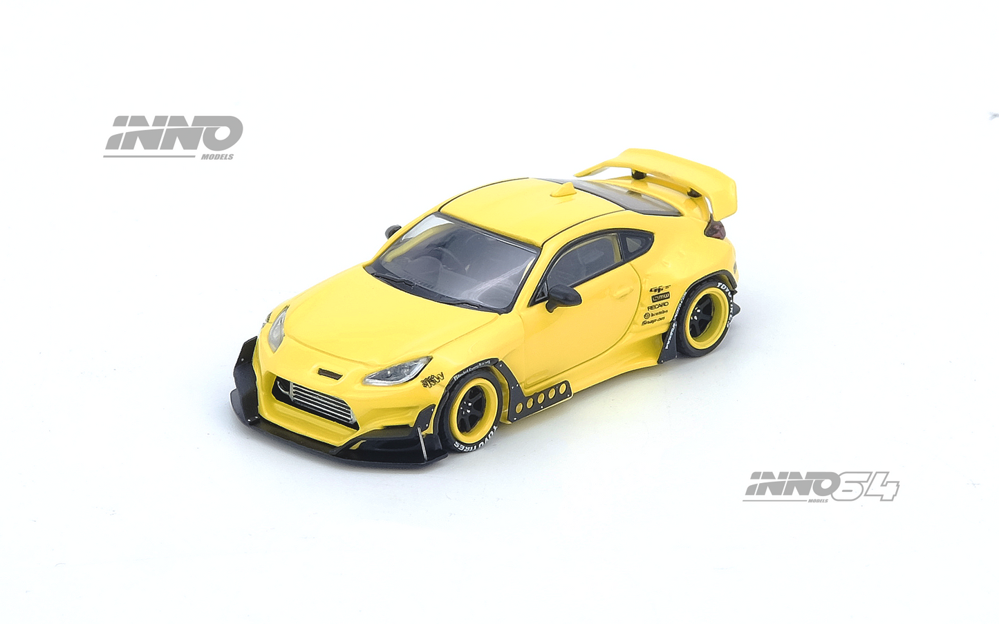 INNO64 1:64 TOYOTA GR86 PANDEM Yellow (IN64-GR86P-YELLOW)