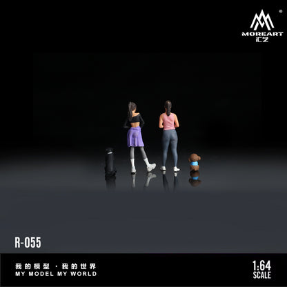 MoreArt 1:64 Dog Walking Girl Doll B Set (2 Women + 2 Dogs Figures Set)