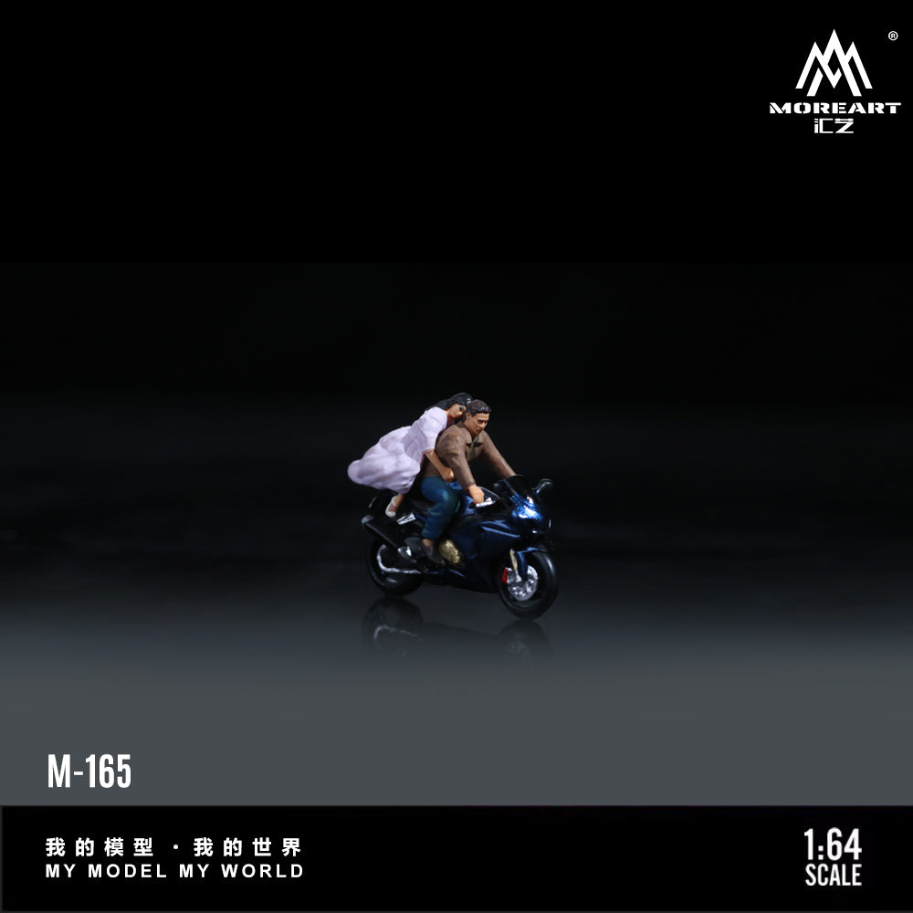 MoreArt 1:64 Suzuki Deep Blue Motorcycle Couple Dolls Set (1 Motorcycle + 2 Figures)
