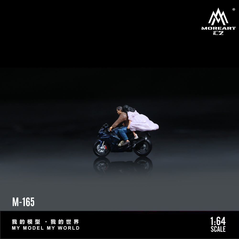 MoreArt 1:64 Suzuki Deep Blue Motorcycle Couple Dolls Set (1 Motorcycle + 2 Figures)