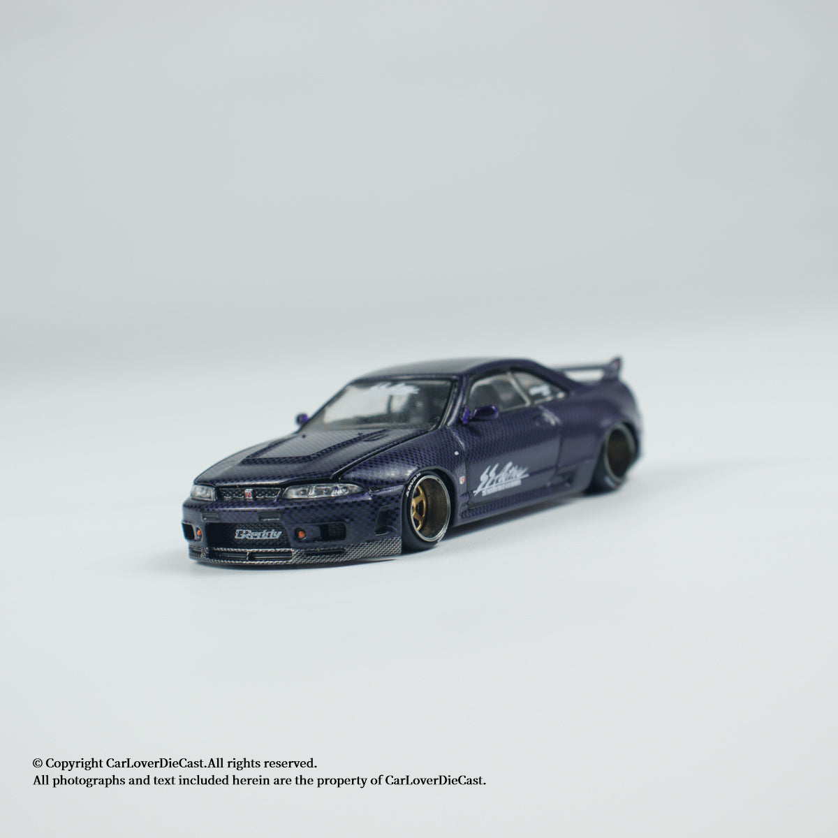 Mini GT 1:64 Nissan Skyline GT-R (R33) Active Carbon R V2 Kaido Kaidohouse (KHMG163)