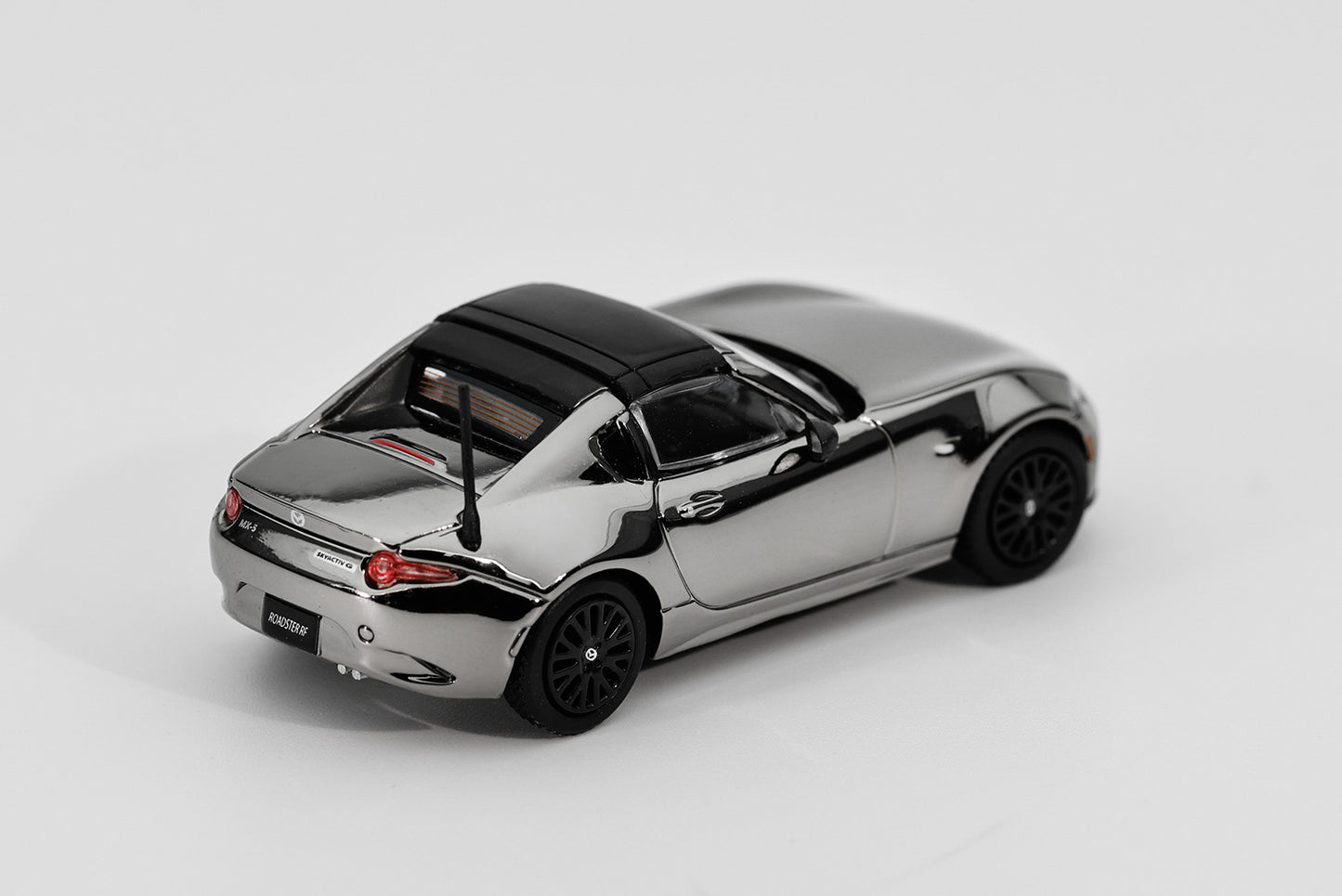 GCD X Enchery 1:64 Mazda MX-5 RF Roadster White LHD (GE-006-35)