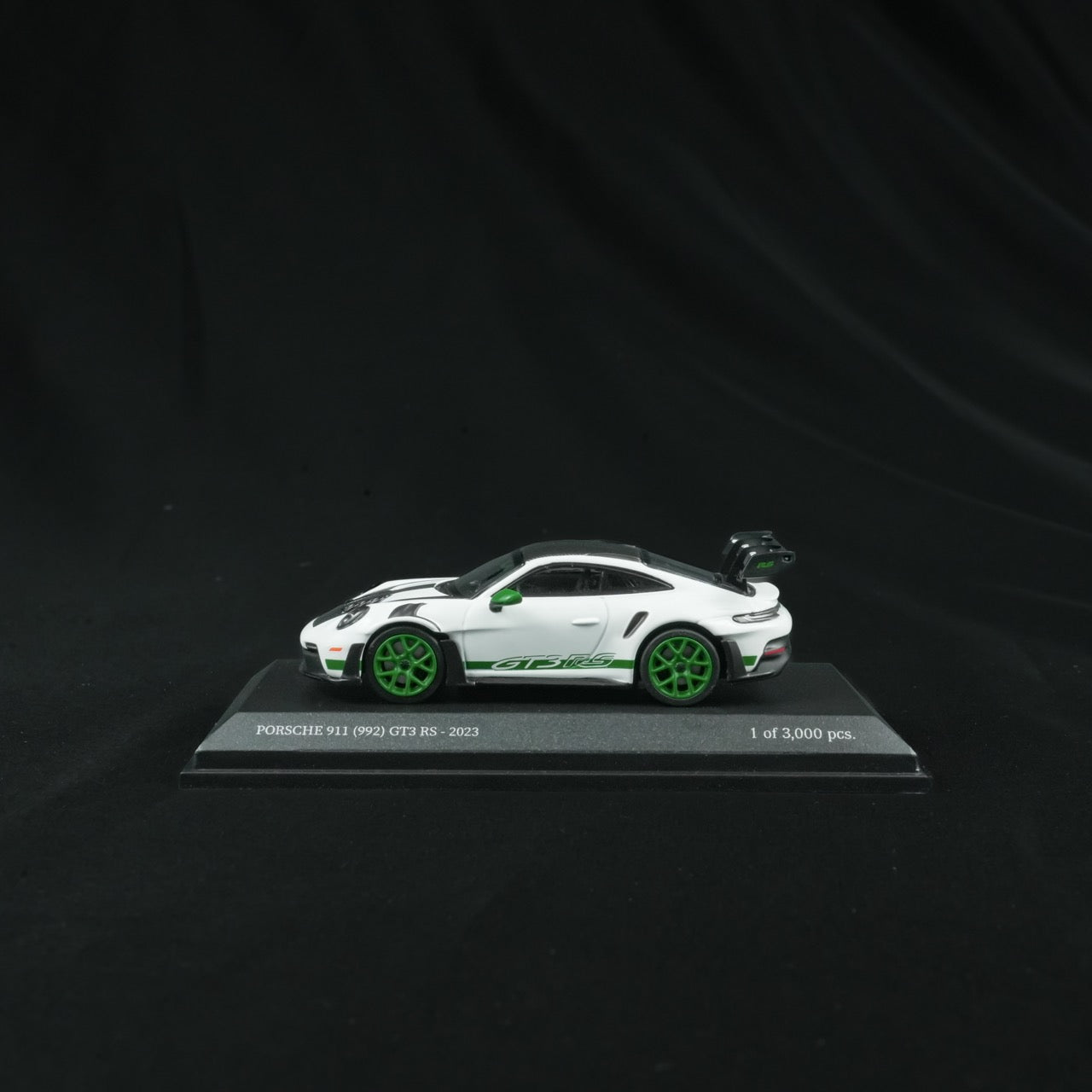 MINICHAMPS 1:64 PORSCHE 911 (992) GT3 RS 2023 WHITE W WEISSACH PACKAGE - TRIBUTE TO AMERICA  - EXCLUSIVE FOR CLDC