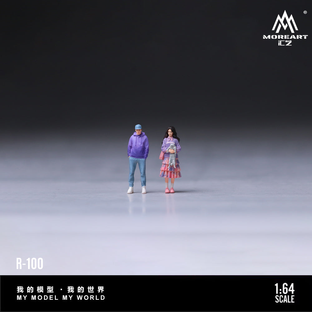 MoreArt 1:64 Street Casual Pet Walking Couple Figure Set (2 Figures Set)