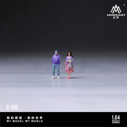 MoreArt 1:64 Street Casual Pet Walking Couple Figure Set (2 Figures Set)