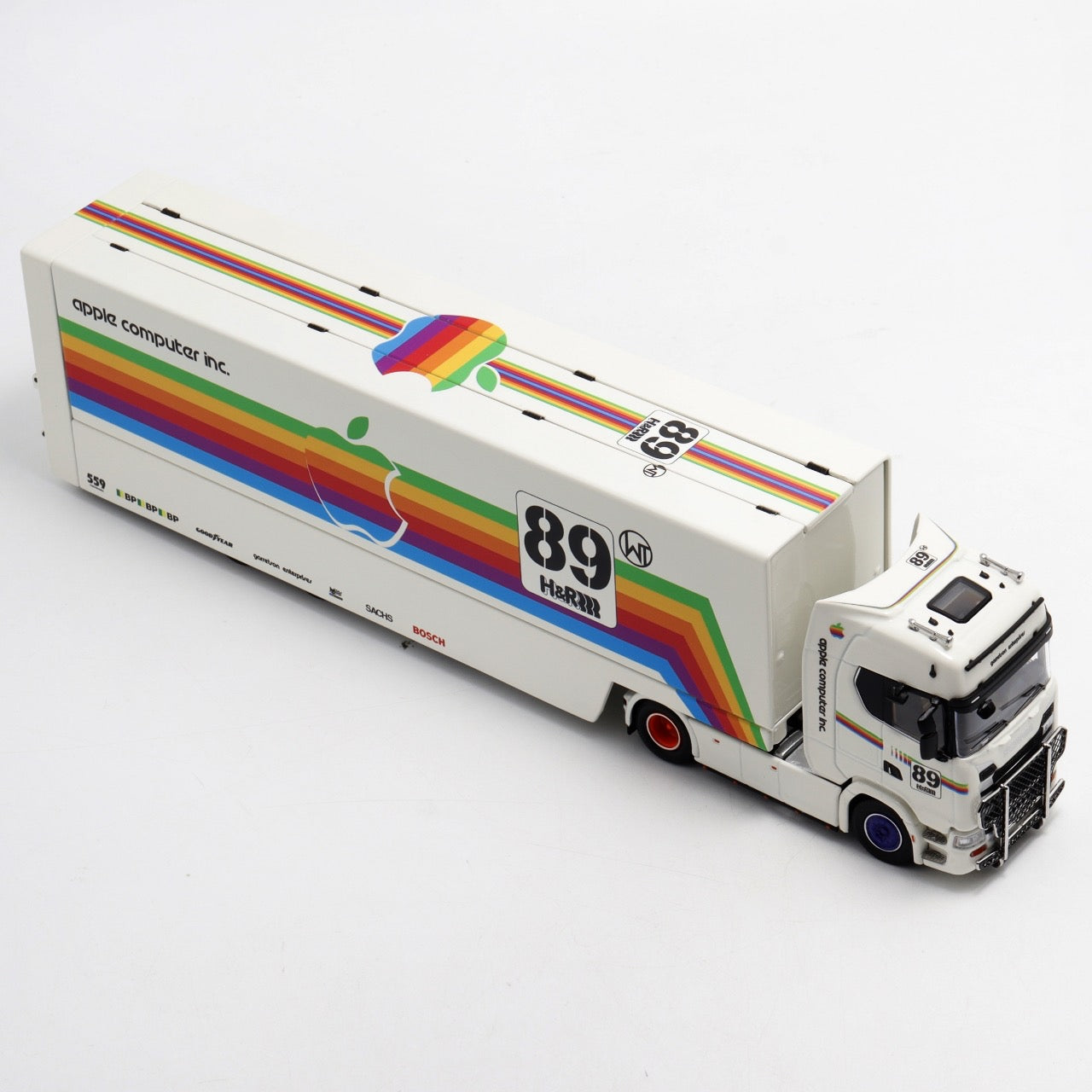 Kengfai X Maxwell 1:64 Scania S-Series 730 V8 Enclosed Double Deck Gull Wings Transporter Lorry Truck Livery White Apple #89 Edition Limited 450 Pieces
