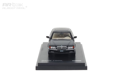 AR Box 1:64 BMW 7 Series Mk3 E38 750iL Black BMW Official Licensed (630201001)