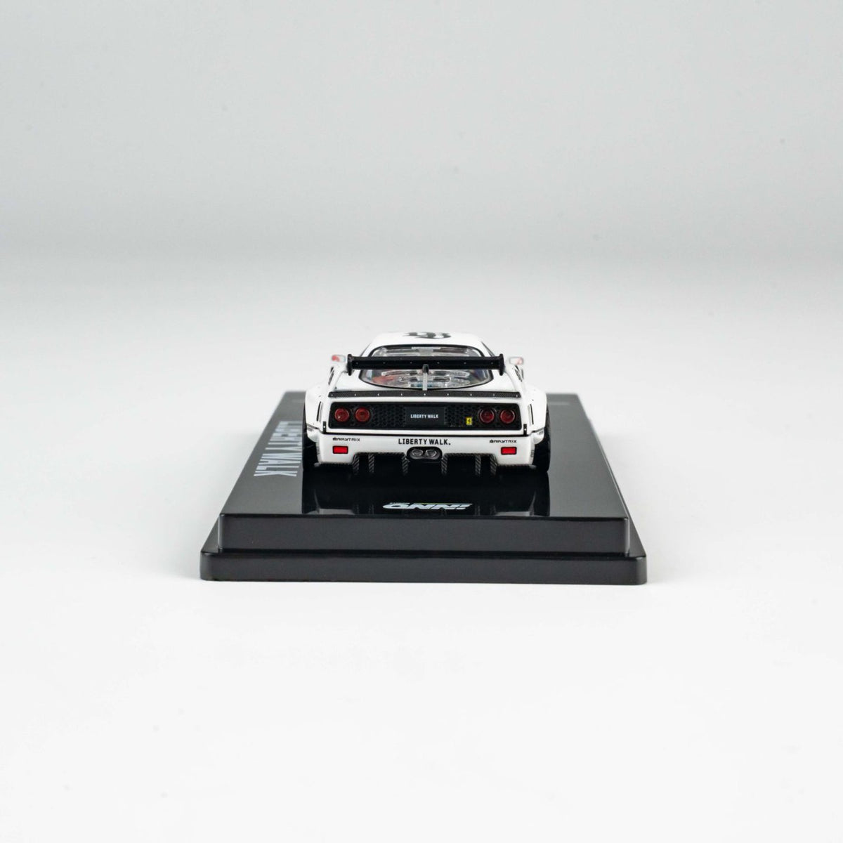 INNO64 1:64 LBWK F40 COLLET White in Premium Box Packaging (Chance of a Red Chase Car) (IN64-LBWKF40-COLLET)