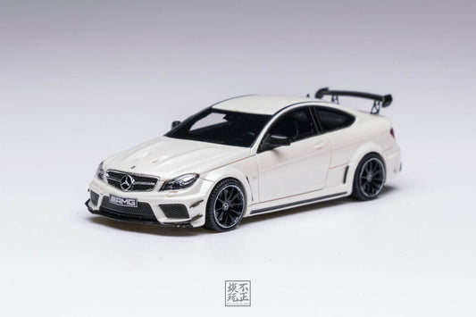 [Premium Resin Model] Car Lounge 1:64 Mercedes-Benz C63 Black Series C-Class W205 Diamond White Premium Box Packaging (Limited to 399 Pieces)