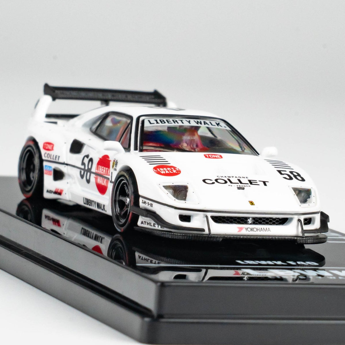 INNO64 1:64 LBWK F40 COLLET White in Premium Box Packaging (Chance of a Red Chase Car) (IN64-LBWKF40-COLLET)