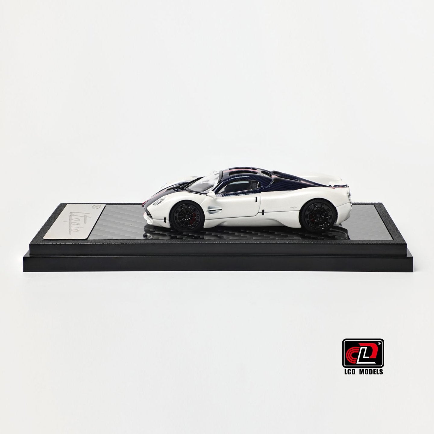 LCD 1:64 Pagani Utopia White Blue Carbon Official Licensed