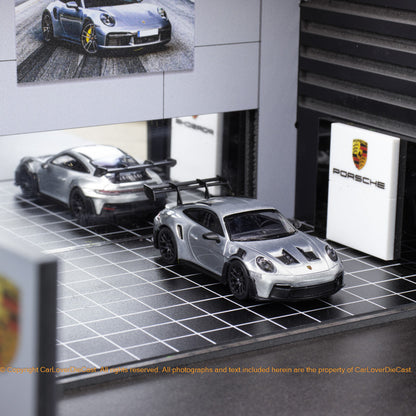Minichamps x CLDC CarBook Vol. 2 Minichamps 1:64 Porsche 911 GT3 RS Glossy Varnish Diecast Car Model with Magazine (English Version)