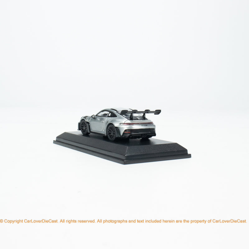 Minichamps x CLDC CarBook Vol. 2 Minichamps 1:64 Porsche 911 GT3 RS Glossy Varnish Diecast Car Model with Magazine (English Version)