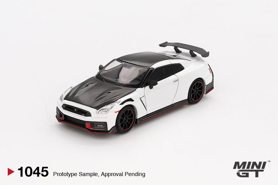 Mini GT 1:64 Nissan GT-R Nismo 2024 Brilliant White Pearl (MGT01045-CH)