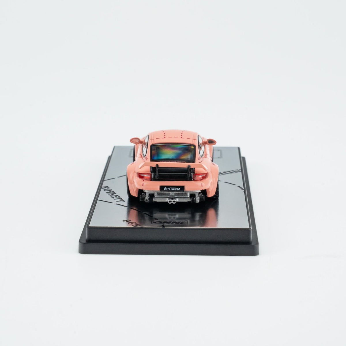 INNO64 1:64 PANDEM 997 PINK PIG (IN64-997P-PPIG)