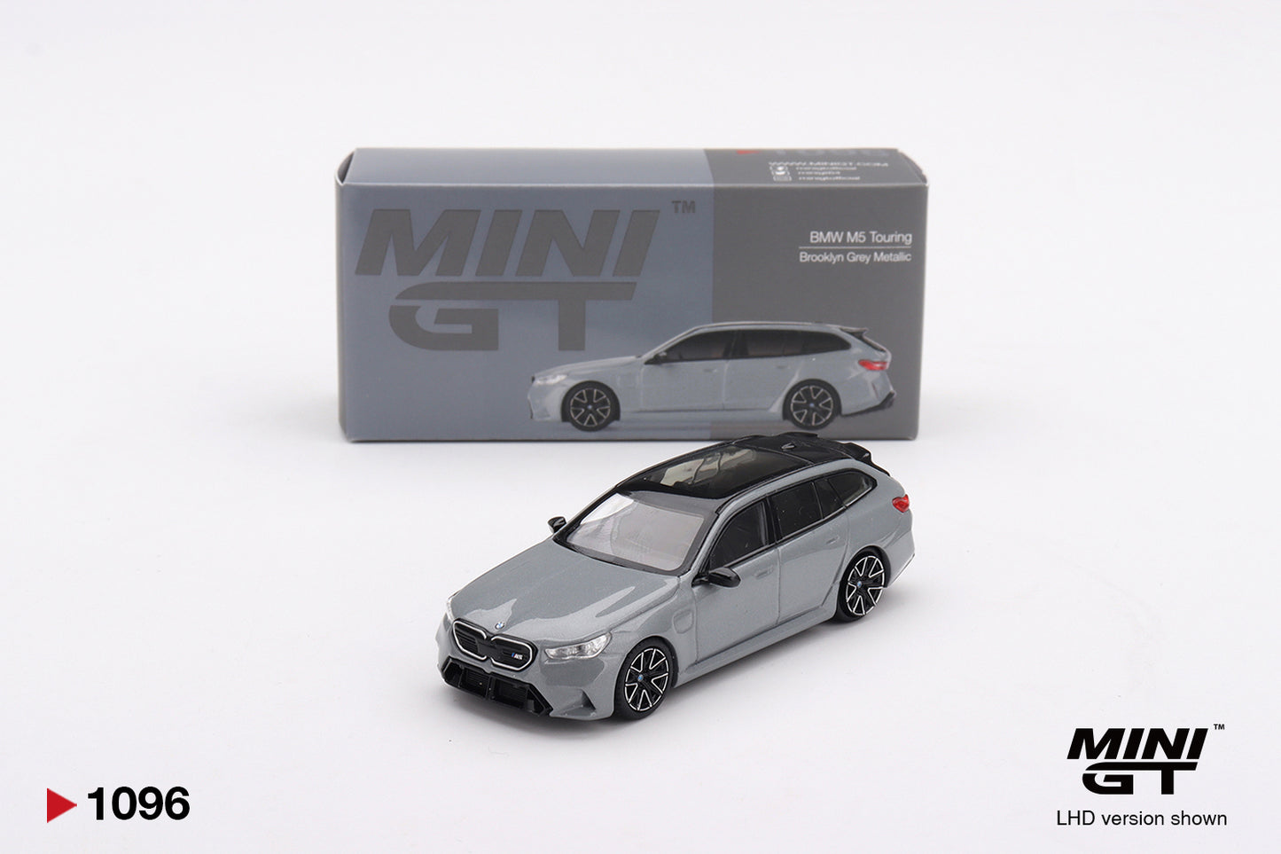 Mini GT 1:64 BMW M5 Touring Brooklyn Grey Metallic (MGT01096-CH)