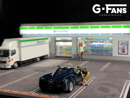 G-Fans 1/64 Family Mart Convenience Store LED Light Diorama with Car Park Parking Lot