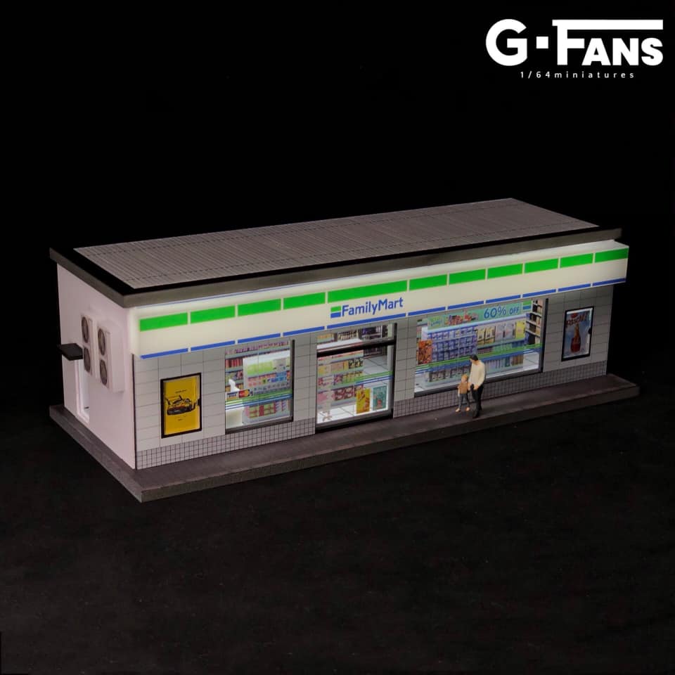 G-Fans 1/64 Family Mart Convenience Store LED Light Diorama with Car Park Parking Lot