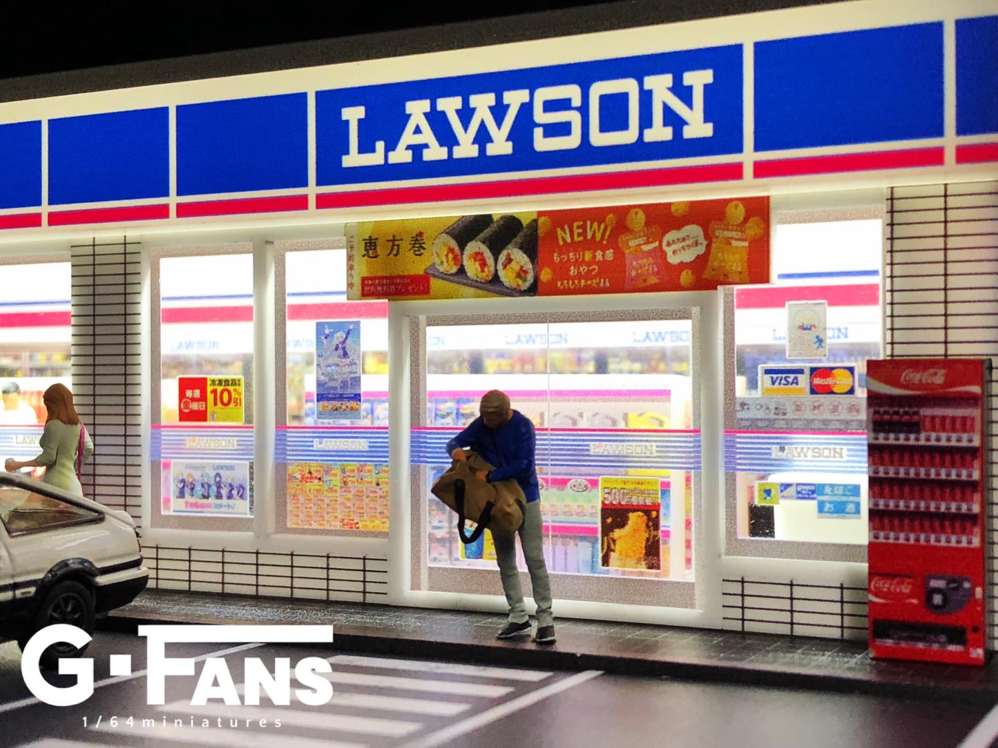 G-Fans 1/64 Lawson Convenience Store LED Light Diorama with Car Park Parking Lot
