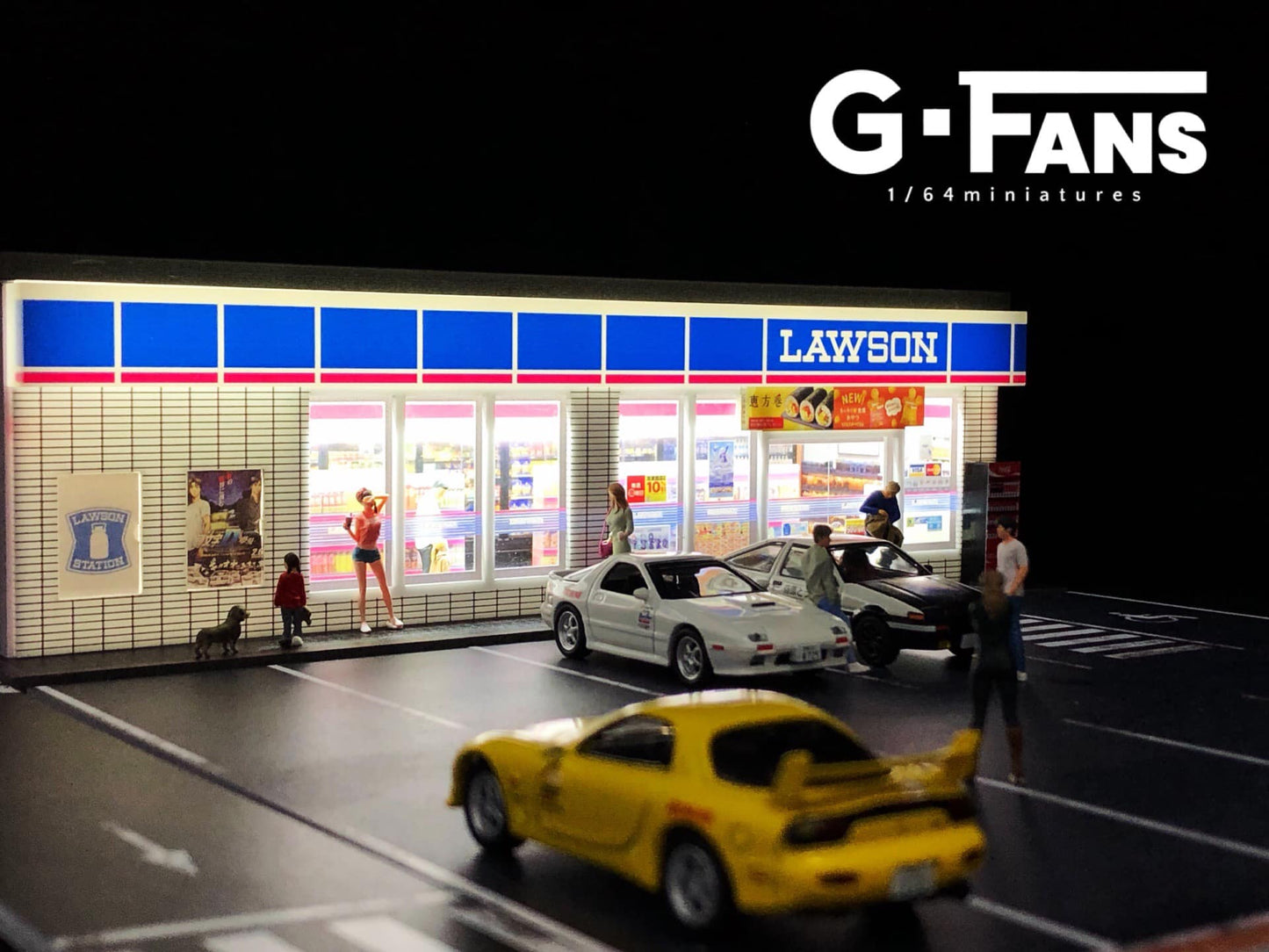 G-Fans 1/64 Lawson Convenience Store LED Light Diorama with Car Park Parking Lot