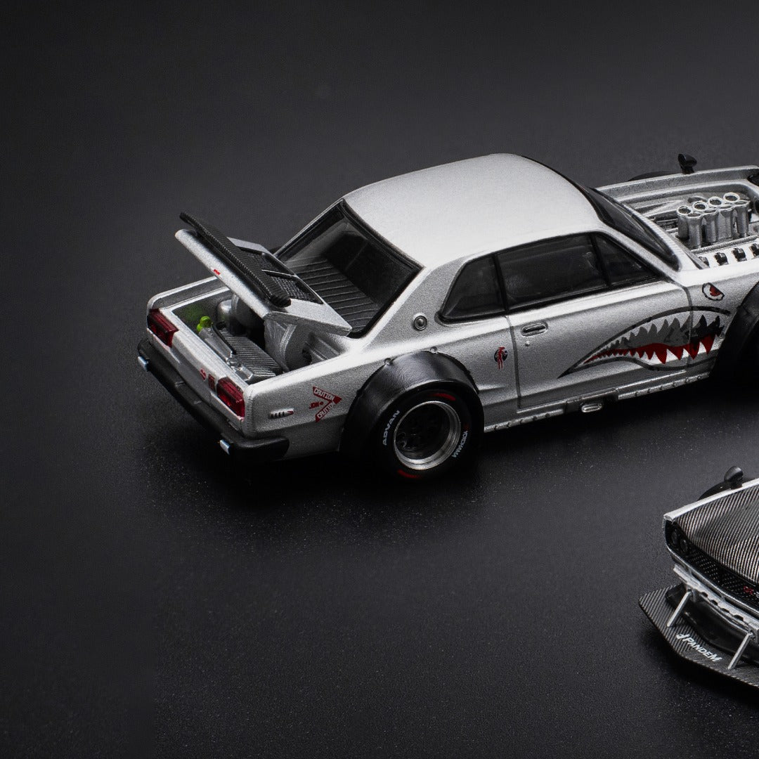 Pop Race X Enigma 1:64 Nissan Skyline GT-R KPGC10 Hakosuka V8 Drift Silver Shark in Blister Packaging (PRE005)
