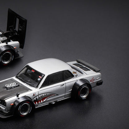 Pop Race X Enigma 1:64 Nissan Skyline GT-R KPGC10 Hakosuka V8 Drift Silver Shark in Blister Packaging (PRE005)