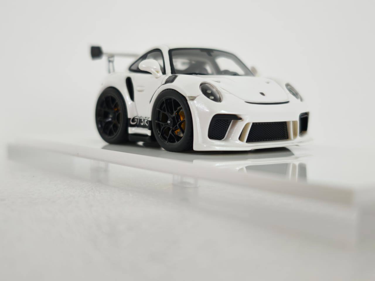[Premium Resin Model] YM Model X MiniCrafisman 1:64 Porsche 992 GT3 RS White Cute Egg Car (Full Interiors Rolling Cage Metal Exhausts Glossy Paint) Limited to 150 Pieces