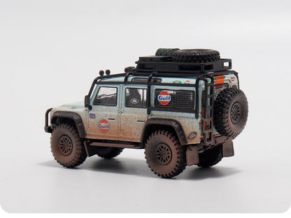 Master Model 1:64 Land Rover Defender 110 4X4 Off Road with Accessories - Gulf Dirty Version