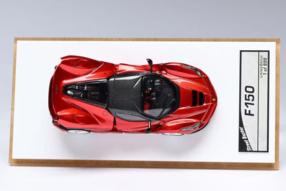 Street Buster 1:64 LaFerrari F150 Coupe Hard Top Rosso Maranello Metallic Red Openable Rear Hood Detailed Engine with Extra Wheel-Set