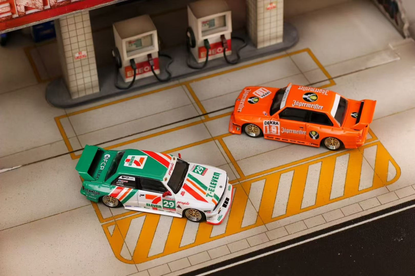 Street Weapon 1:64 BMW M3 E30 Live to Offend LTO Custom 7-11 Seven Eleven