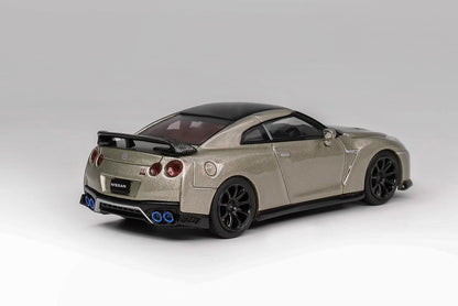 Motorhelix 1:64 Nissan GT-R R35 Tracked Edition Engineered By Nismo T-Spec 2022 Millennium Jade Openable Front Hood Detailed Engine Official Licensed (Premium Box Packaging)