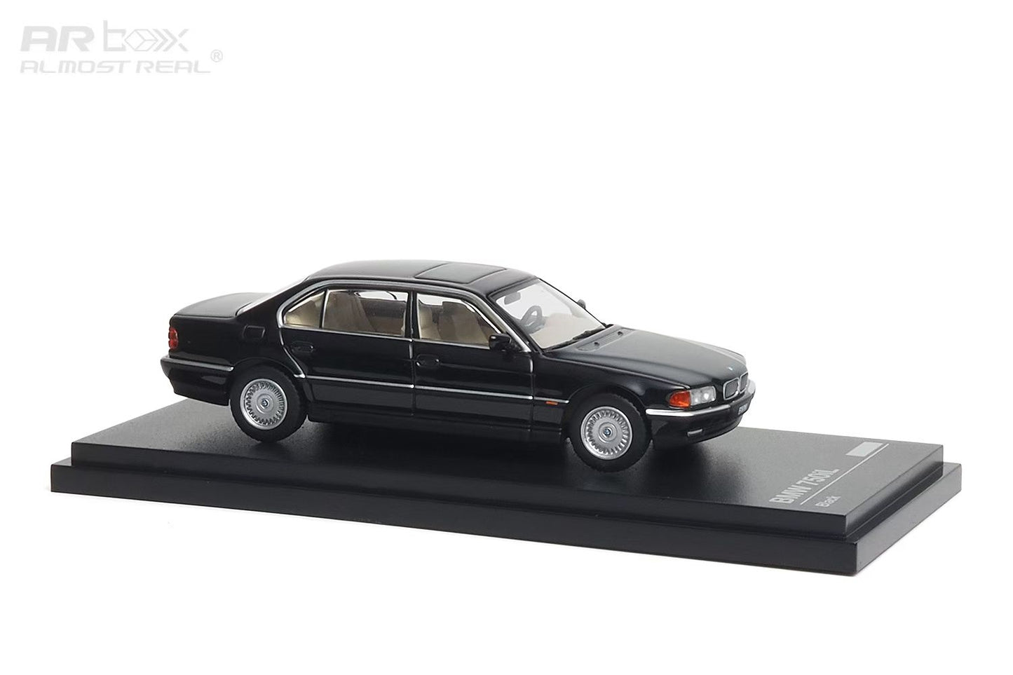 AR Box 1:64 BMW 7 Series Mk3 E38 750iL Black BMW Official Licensed (630201001)