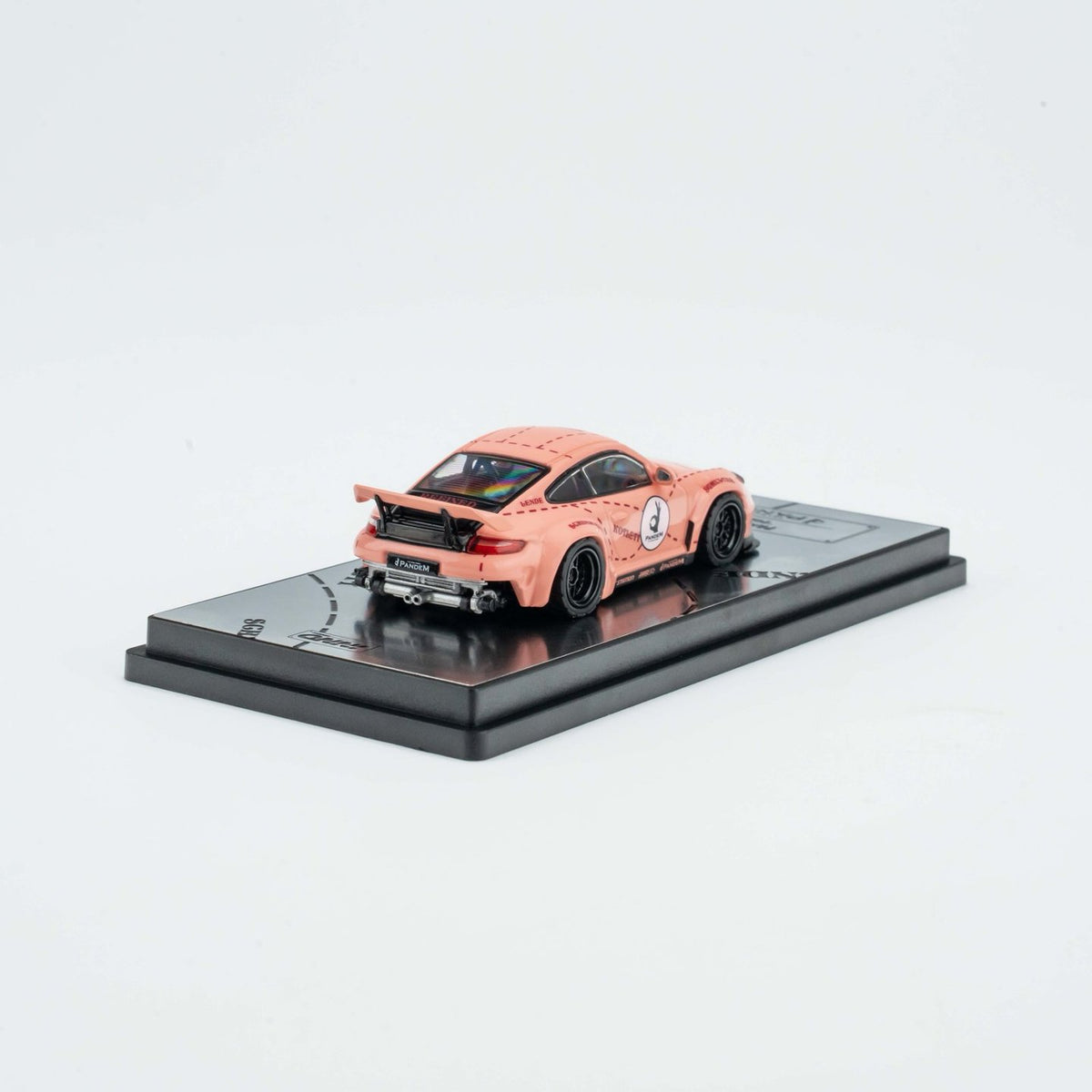 INNO64 1:64 PANDEM 997 PINK PIG (IN64-997P-PPIG)