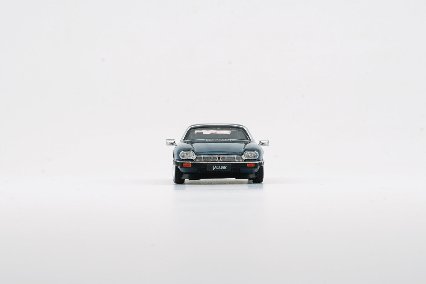 BM Creations 1/64 Jaguar XJ-S XJS V12 Cobalt Blue with 4 Additional Wheels (RHD)