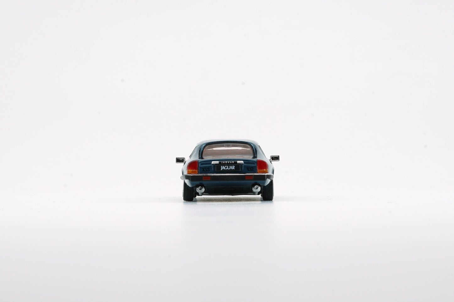BM Creations 1/64 Jaguar XJ-S XJS V12 Cobalt Blue with 4 Additional Wheels (RHD)