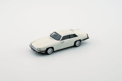 BM Creations 1/64 Jaguar XJ-S XJS V12 Glacier White with 4 Additional Wheels (RHD)