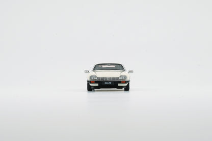 BM Creations 1/64 Jaguar XJ-S XJS V12 Glacier White with 4 Additional Wheels (RHD)
