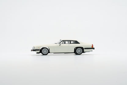 BM Creations 1/64 Jaguar XJ-S XJS V12 Glacier White with 4 Additional Wheels (RHD)