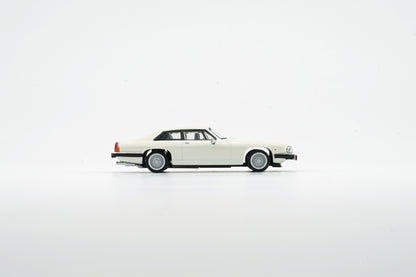 BM Creations 1/64 Jaguar XJ-S XJS V12 Glacier White with 4 Additional Wheels (RHD)